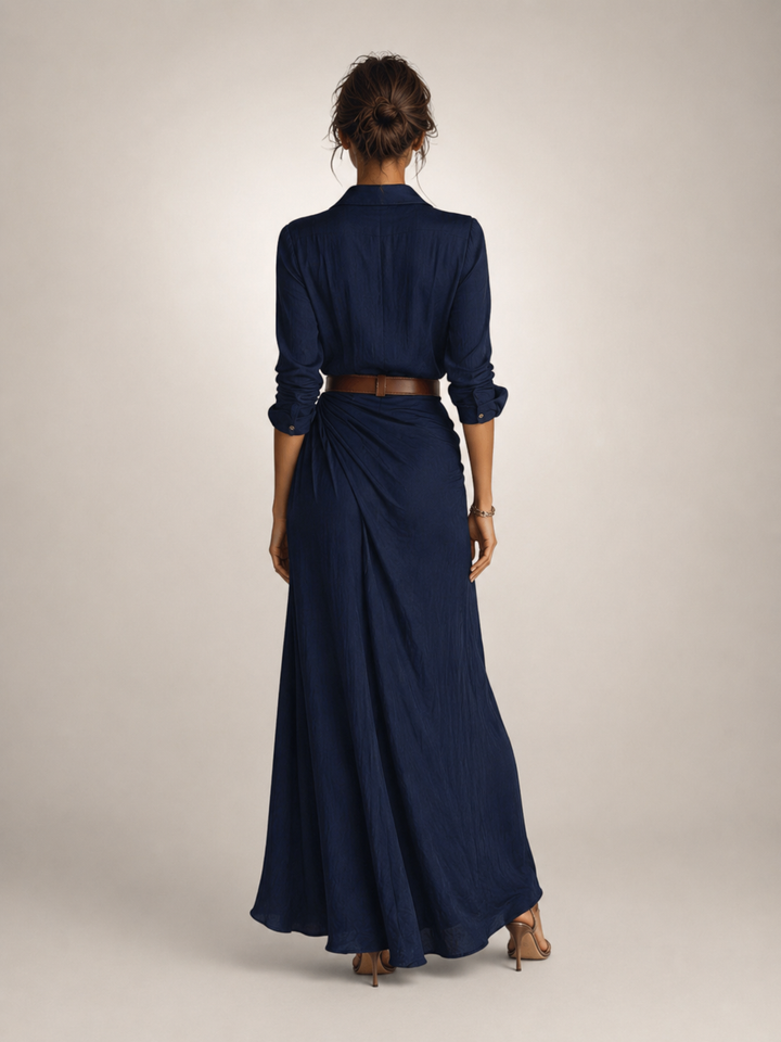 Auguste | Elegante Maxijurk met Reverskraag en Ceintuur