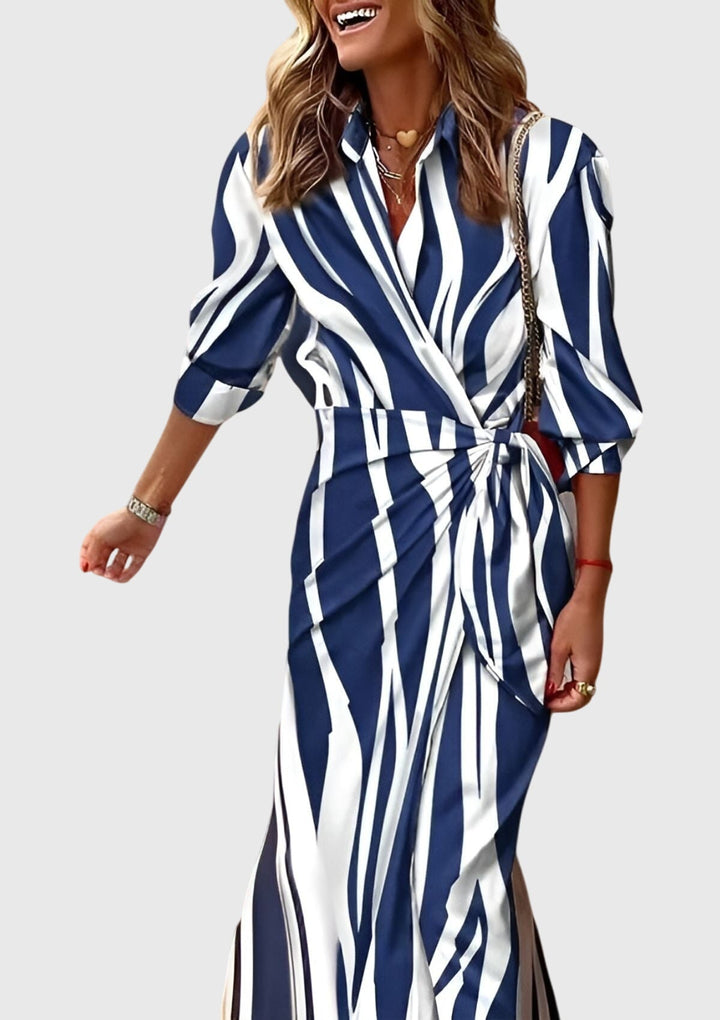 Everly | Elegante Wikkeljurk met Print