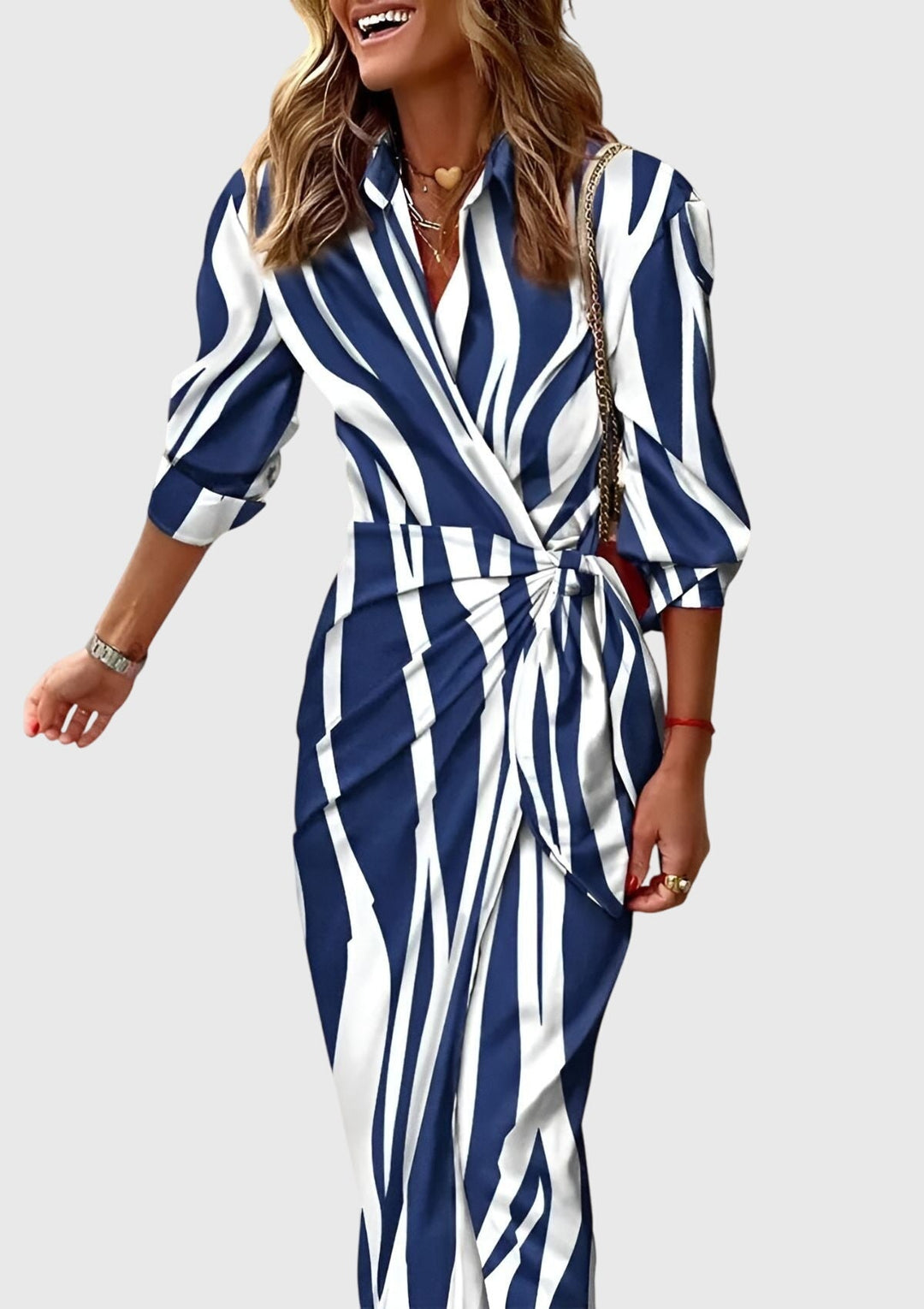 Everly | Elegante Wikkeljurk met Print