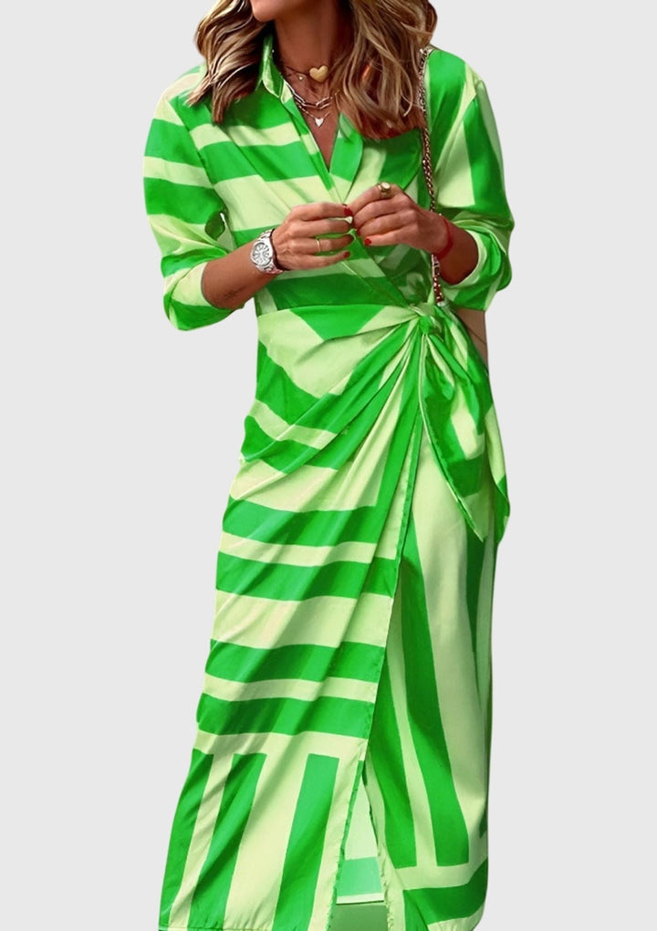 Everly | Elegante Wikkeljurk met Print