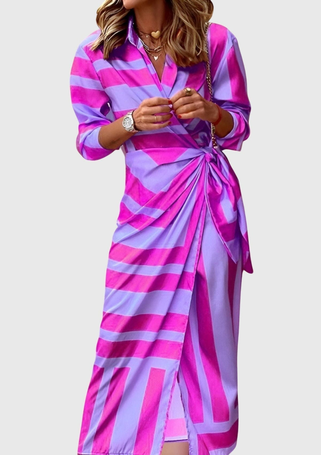 Everly | Elegante Wikkeljurk met Print