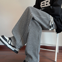 XAVIERA – MODERNE RUITEN SWEATPANTS