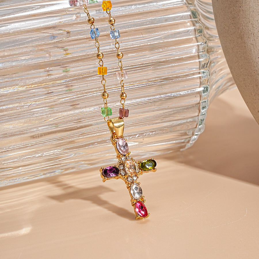 Kruis Ketting met Stralende Edelsteen