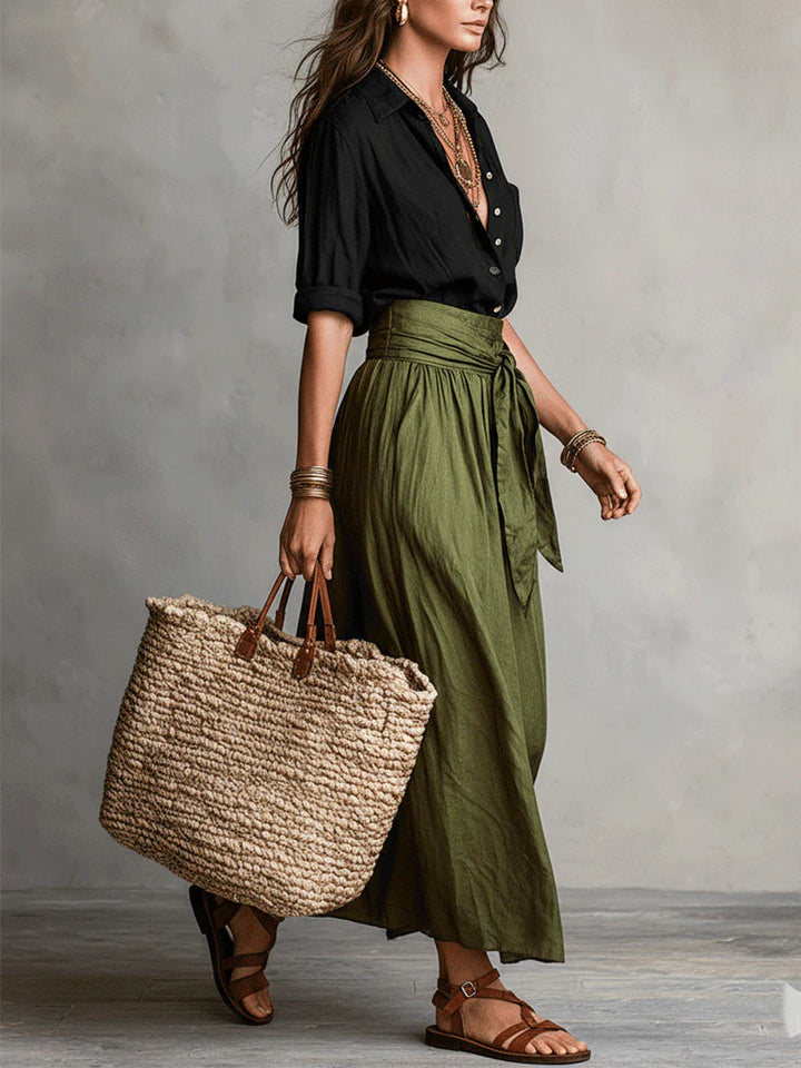 Vera™ | Set van twee delen: zwarte t-shirt en olijfgroene midi rok