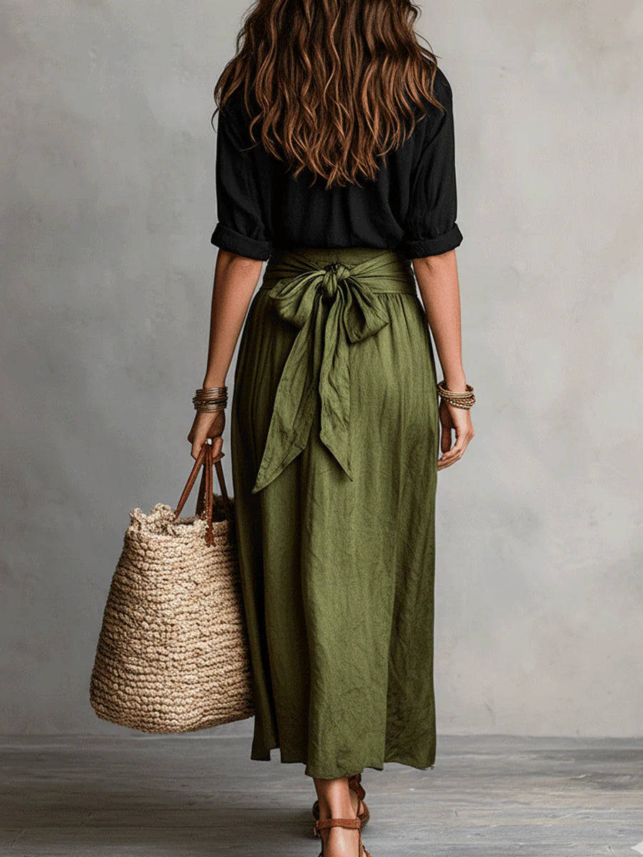 Vera™ | Set van twee delen: zwarte t-shirt en olijfgroene midi rok
