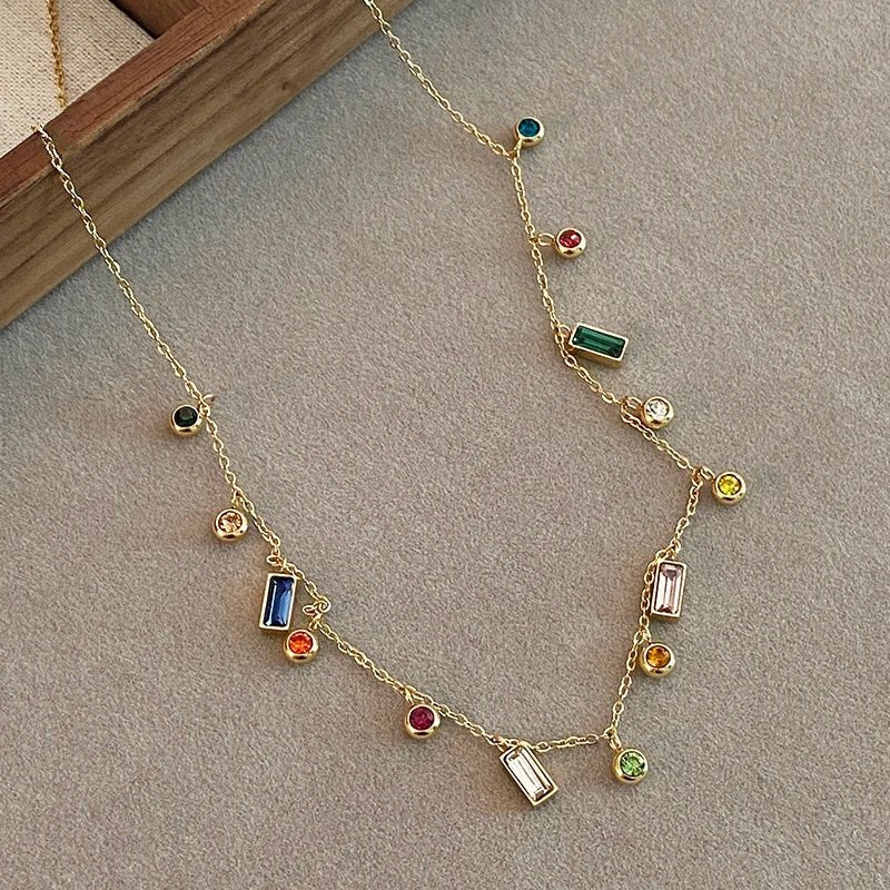 Choker Ketting met Verspreide Dainty Kristallen