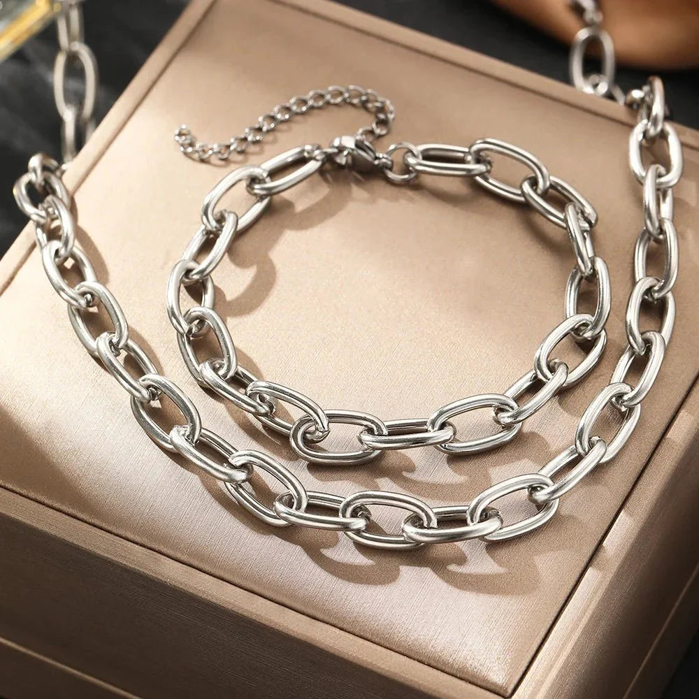 Set van eenvoudige clipketting en armband