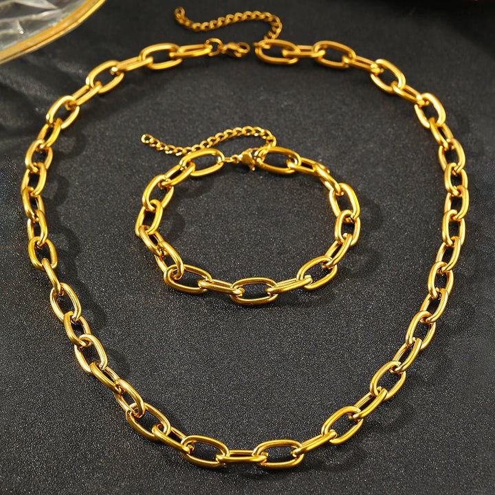 Set van eenvoudige clipketting en armband