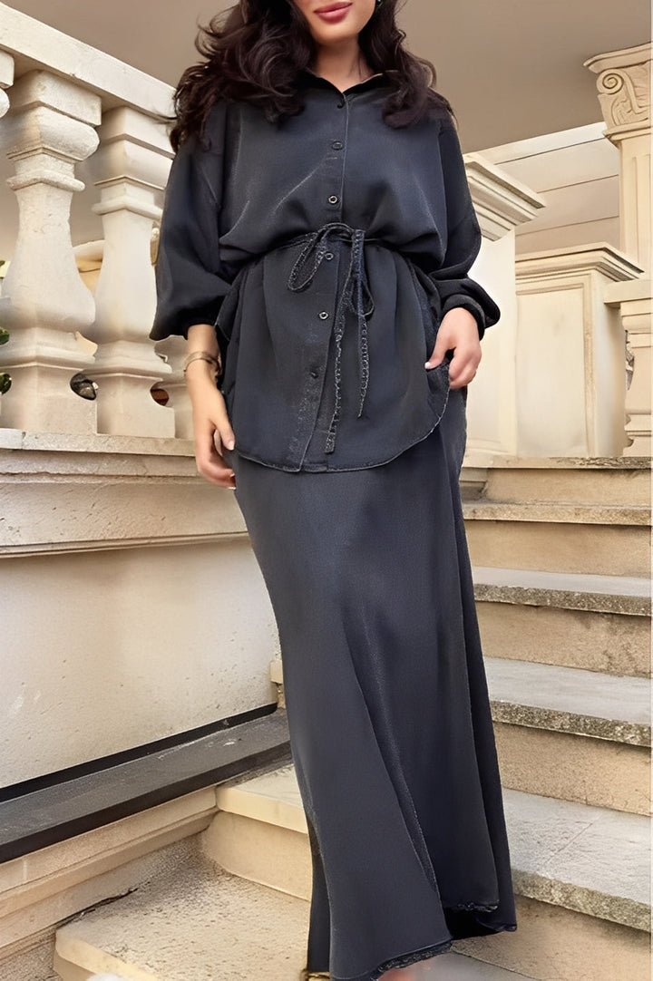 Radomira – compleet met geknoopte blouse