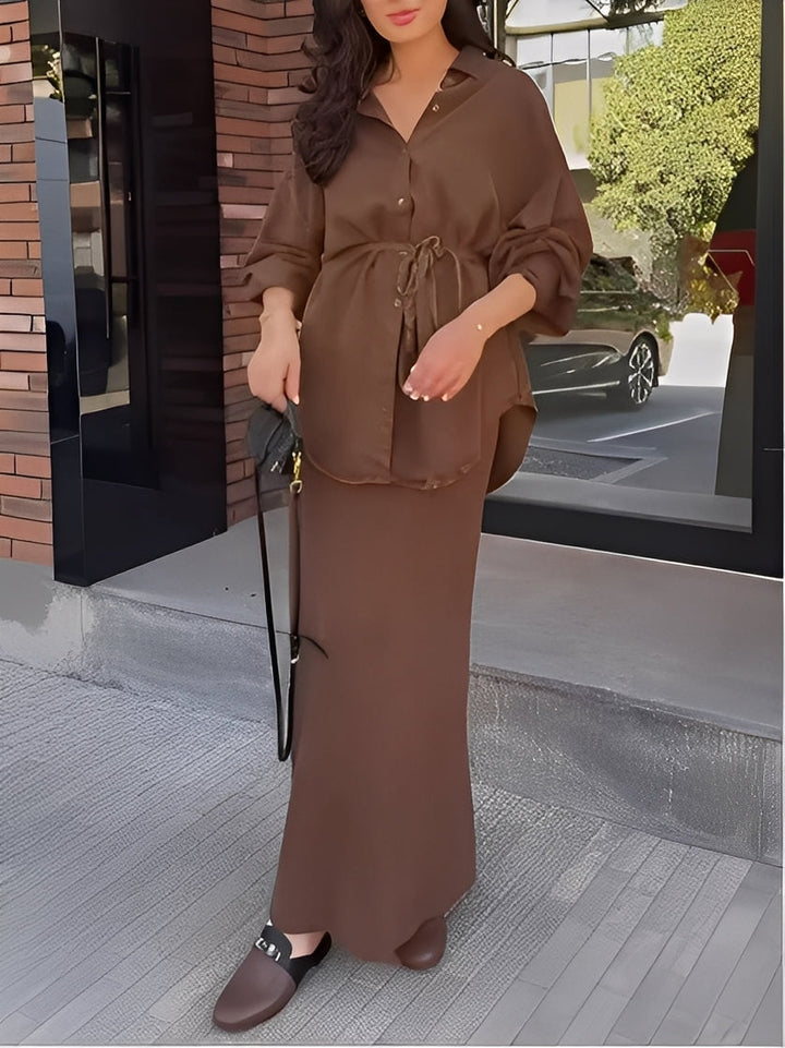Radomira – compleet met geknoopte blouse